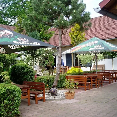 Penzion-statek U Pejska A Kocicky Jindřichŭv Hradec